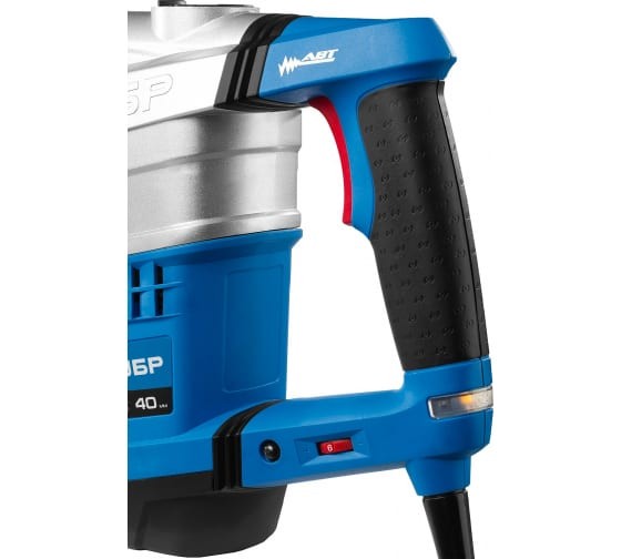 Перфоратор ЗУБР ЗПМ-40-1250 ЭВК, 1250Вт, 10Дж, SDS MAX, 40мм, 450об/мин, в кейсе Перфоратор ЗУБР ЗПМ-40-1250 ЭВК, 1250Вт, 10Дж, SDS MAX, 40мм, 450об/мин, в кейсе