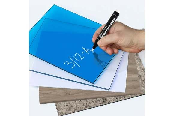 Маркер перманентный белый, пулевидный 2.5мм, Centropen Маркер перманентный белый, пулевидный 2.5мм, Centropen