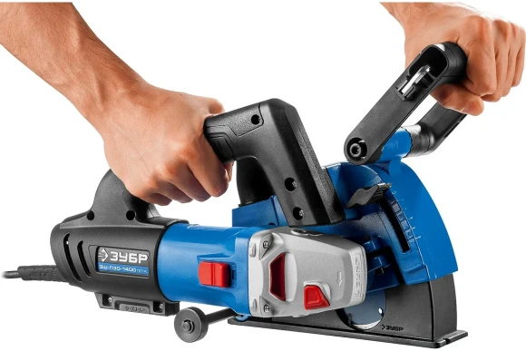 Штроборез ЗУБР ЗШ-П30-1600 ПСТК, 1600Вт, 125мм, 8800об/мин, паз 3-30мм, в кейсе Штроборез ЗУБР ЗШ-П30-1600 ПСТК, 1600Вт, 125мм, 8800об/мин, паз 3-30мм, в кейсе