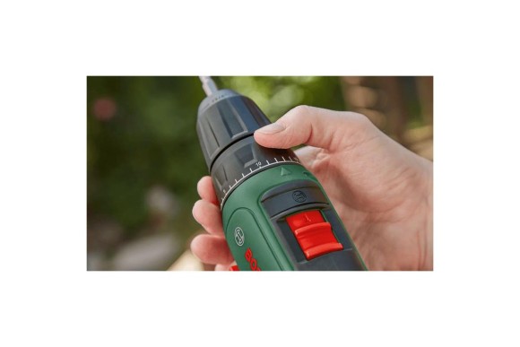 Шуруповёрт, аккум BOSCH UniversalDrill 18V, 40H/m 1*2.5A/h Шуруповёрт, аккум BOSCH UniversalDrill 18V, 40H/m 1*2.5A/h