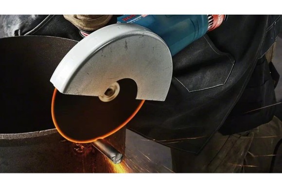 Шлифмашина углов. BOSCH  GWS 24-230JZ, 2400W,230мм,6500о/мин Шлифмашина углов. BOSCH  GWS 24-230JZ, 2400W,230мм,6500о/мин