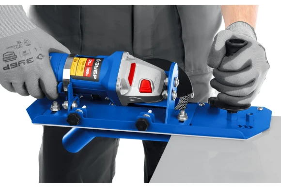 Заусовщик для плитки под 45° с пылеотводом ЗУБР 