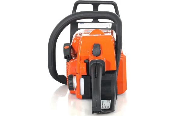 Бензопила Holzfforma G255, 2300Вт/3л.с, 45.4см?, 470мл, шина 40см, 3/8, 1.3, 55 звеньев Бензопила Holzfforma G255, 2300Вт/3л.с, 45.4см?, 470мл, шина 40см, 3/8, 1.3, 55 звеньев