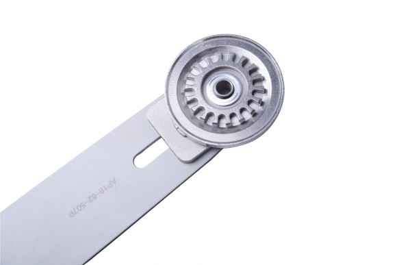 Электропила ЭП-2418, 2400Вт,шина-450мм,цепь 3/8" 1,3 62вз Ресанта Электропила ЭП-2418, 2400Вт,шина-450мм,цепь 3/8" 1,3 62вз Ресанта