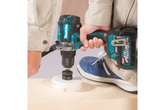 Шуруповёрт(BL) аккум. MAKITA, DF001GZ, 40В, 140Н*м, 2600об/мин, без АКБ и ЗУ, в коробке Шуруповёрт(BL) аккум. MAKITA, DF001GZ, 40В, 140Н*м, 2600об/мин, без АКБ и ЗУ, в коробке