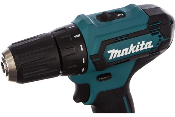 Шуруповёрт аккум. MAKITA DF333DWYE 30Н/м,12В,1,5А/ч,,2шт* Li-ion кейса Шуруповёрт аккум. MAKITA DF333DWYE 30Н/м,12В,1,5А/ч,,2шт* Li-ion кейса