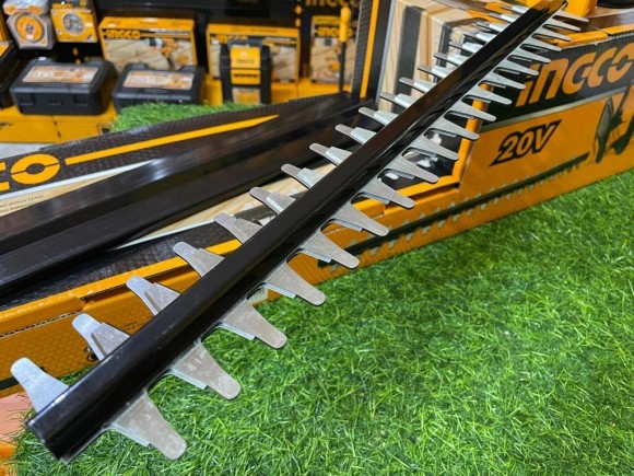 Кусторез аккумуляторный INGCO CHTLI20018, 20В, 80*460мм, 18мм, 2800об/мин, без АКБ и ЗУ Кусторез аккумуляторный INGCO CHTLI20018, 20В, 80*460мм, 18мм, 2800об/мин, без АКБ и ЗУ