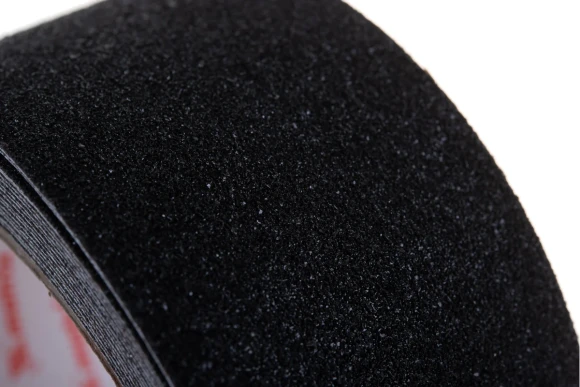 Лента противоскользящая клейкая 50мм*5м чёрная Matrix