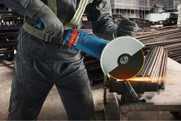 Шлифмашина углов. BOSCH  GWS 24-230, 2400W,230мм Шлифмашина углов. BOSCH  GWS 24-230, 2400W,230мм