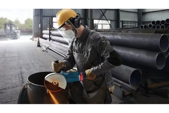 Шлифмашина углов. BOSCH  GWS 24-230, 2400W,230мм Шлифмашина углов. BOSCH  GWS 24-230, 2400W,230мм