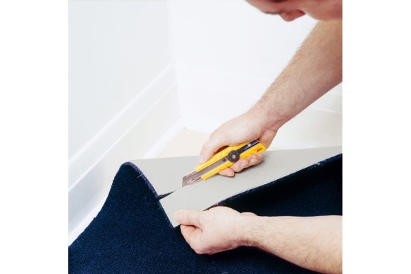 Нож с винтовым фиксатором 18мм с металлическим выступом, пластикой корпус, OL-OL OLFA