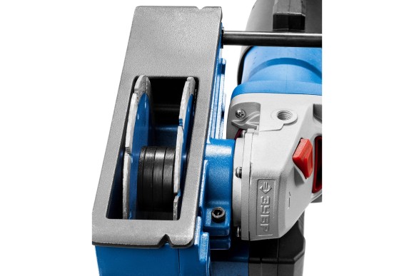 Штроборез ЗУБР ЗШ-П45-2100 ПВТК,2100Вт,180мм,8800о/мин,паз 4,3-32мм Штроборез ЗУБР ЗШ-П45-2100 ПВТК,2100Вт,180мм,8800о/мин,паз 4,3-32мм