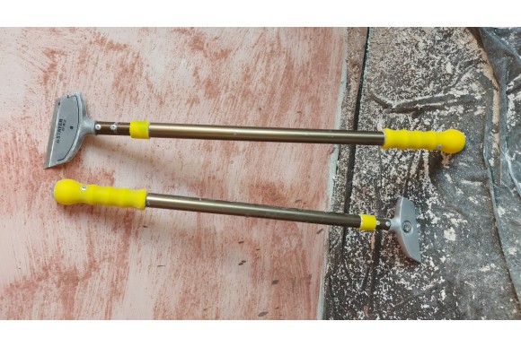 Скребок телескопический ударный 18х100мм, длина 570-900мм, STAYER