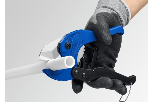 Ножницы для пласт.труб Профессионал-42, 42мм ЗУБР Ножницы для пласт.труб Профессионал-42, 42мм ЗУБР