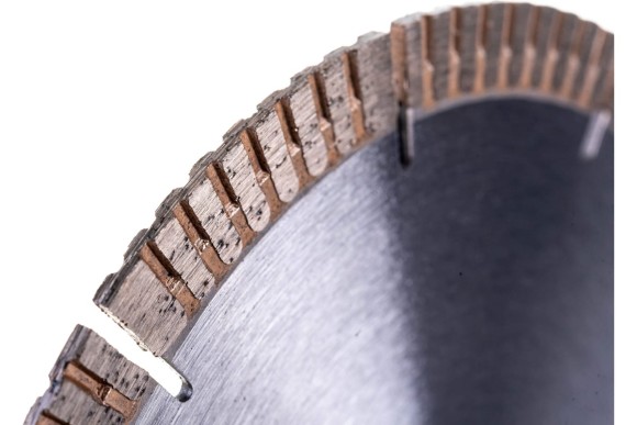 Диск алмазный по керамограниту 115 х 1.6 х 20мм, сегмент, мокрый рез, Hilberg Диск алмазный по керамограниту 115 х 1.6 х 20мм, сегмент, мокрый рез, Hilberg