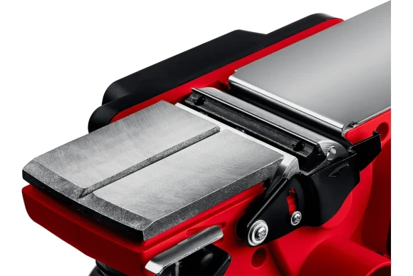 Рубанок электрический ЗУБР ЗР-950-82, 950Вт, 82мм, 0-3мм, 15000об/мин Рубанок электрический ЗУБР ЗР-950-82, 950Вт, 82мм, 0-3мм, 15000об/мин