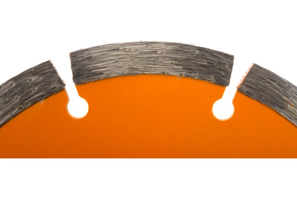 Диск алмазный сегментный 230 х 2,5 х 22,2мм бетон ВИХРЬ Диск алмазный сегментный 230 х 2,5 х 22,2мм бетон ВИХРЬ