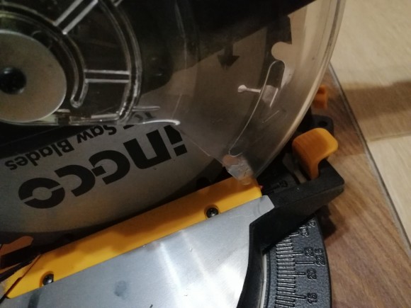 Пила торцовочная INGCO BMS18001.1800Вт,5500о/мин.диск-255*25.4мм Пила торцовочная INGCO BMS18001.1800Вт,5500о/мин.диск-255*25.4мм