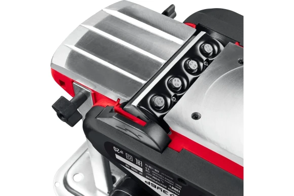 Рубанок электрический ЗУБР ЗР-1300-110, 1300Вт, 110мм, 0-3,5мм, 16000об/мин Рубанок электрический ЗУБР ЗР-1300-110, 1300Вт, 110мм, 0-3,5мм, 16000об/мин