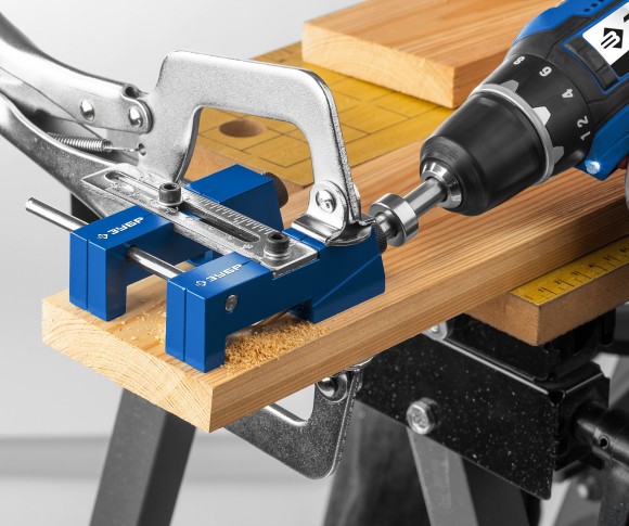 Кондуктор регулируемый для глухих отверстий, два отверстия, в кейсе ЗУБР Кондуктор регулируемый для глухих отверстий, два отверстия, в кейсе ЗУБР