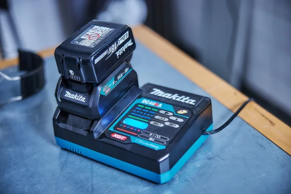 Адаптер для з/у XGT для зарядки LXT аккумуляторов Makita