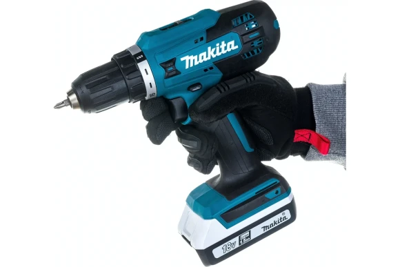 Шуруповёрт аккум. MAKITA DF488DWE 42Н/м,18В,1,5А/ч,2шт* Li-ion кейс Шуруповёрт аккум. MAKITA DF488DWE 42Н/м,18В,1,5А/ч,2шт* Li-ion кейс