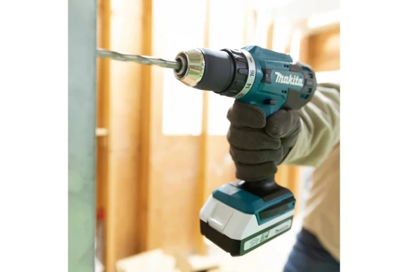 Шуруповёрт аккум. MAKITA DF488D004 42Н/м,18В,2,0А/ч,2шт* Li-ion кейс Шуруповёрт аккум. MAKITA DF488D004 42Н/м,18В,2,0А/ч,2шт* Li-ion кейс