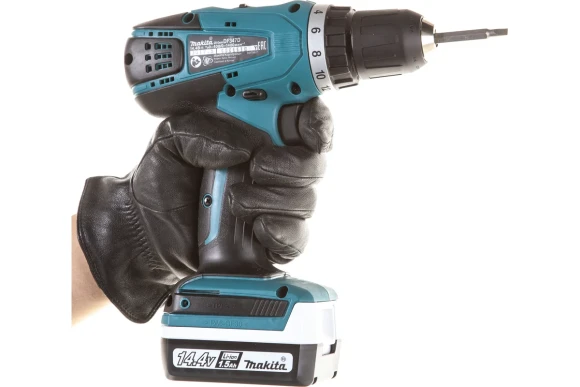 Шуруповёрт аккум. MAKITA DF347DWLE 30Н/м,14В,1,3А/ч2шт* Li-ion кейса+фонарь Шуруповёрт аккум. MAKITA DF347DWLE 30Н/м,14В,1,3А/ч2шт* Li-ion кейса+фонарь