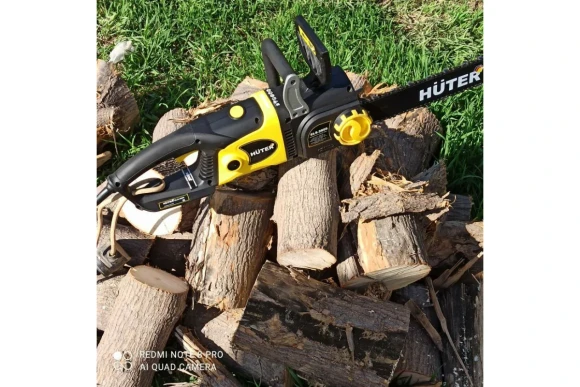 Электропила HUTER ELS-2800, 2800Вт, продольный двигатель, шина 45см, 3/8, 1.3, 62 звеньев Электропила HUTER ELS-2800, 2800Вт, продольный двигатель, шина 45см, 3/8, 1.3, 62 звеньев