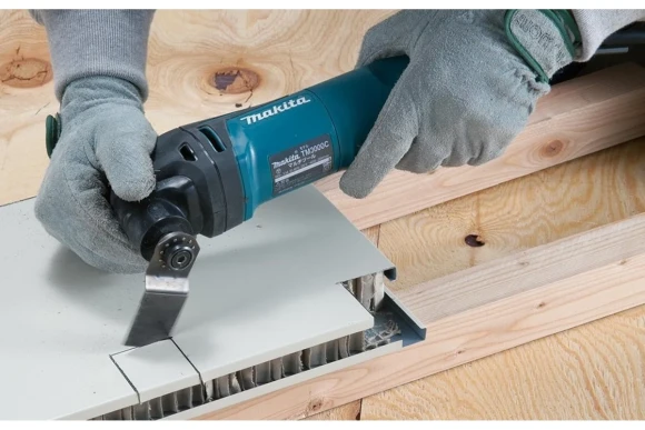 Универсальный резак MAKITA TM3000C 320 Вт,6000-20000о/мин. Универсальный резак MAKITA TM3000C 320 Вт,6000-20000о/мин.