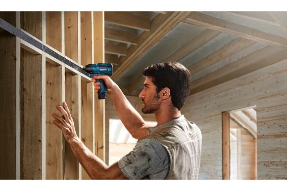 Винтовёрт аккумулят. BOSCH GDR 120-Li 100H/м,12В Li-ion*1шт,кейс Винтовёрт аккумулят. BOSCH GDR 120-Li 100H/м,12В Li-ion*1шт,кейс