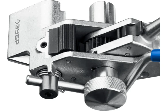 Инструмент для натяжения и резки стальной ленты ИНХ-20 ,ЗУБР Инструмент для натяжения и резки стальной ленты ИНХ-20 ,ЗУБР