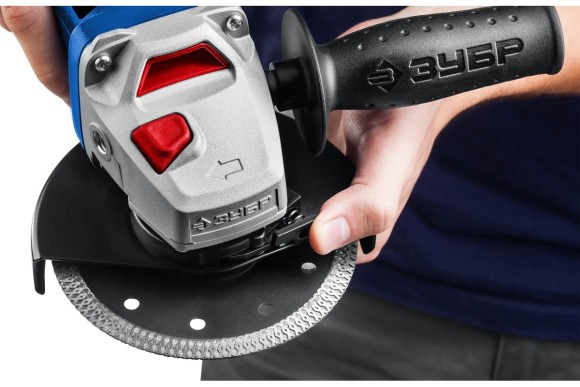 Шлифмашина угловая ЗУБР УШМ-П125-1500 ПСТ, 1500Вт, 125мм, 11000об/мин, Профи, в коробке Шлифмашина угловая ЗУБР УШМ-П125-1500 ПСТ, 1500Вт, 125мм, 11000об/мин, Профи, в коробке