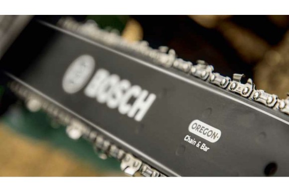 Пила цепная электрическая BOSCH Universal Chain 35 1800Вт,40см,Цепь 3/8-1,1-52зв Пила цепная электрическая BOSCH Universal Chain 35 1800Вт,40см,Цепь 3/8-1,1-52зв